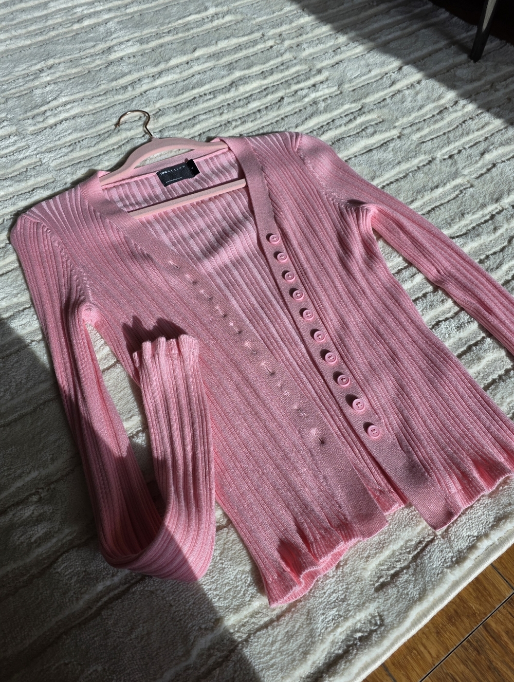 ASOS V Neck Pink Ribbed Button-Front Cardigan - Picture 2 of 5